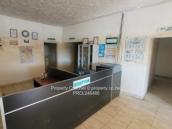Glen Norah Medical/Commercial Property — 450 m², Accessible