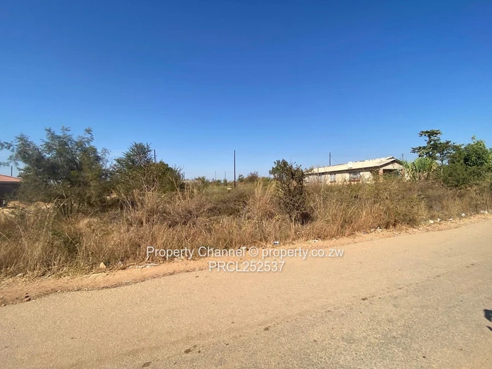 Prime 300m² Stand on Tarred Main Road, Mbizo