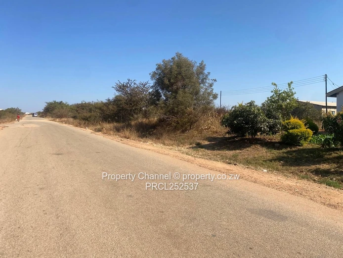 Prime 300m² Stand on Tarred Main Road, Mbizo