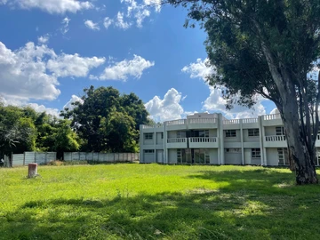 3 Bedroom Flat & Apartment