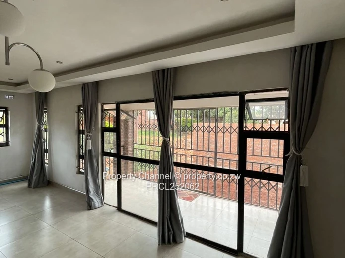 Bright Tiled 3-Bed House with Secure Verandah - Hatcliffe