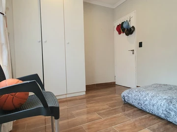 3 Bedroom Flat & Apartment