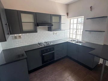 2 Bedroom Flat & Apartment