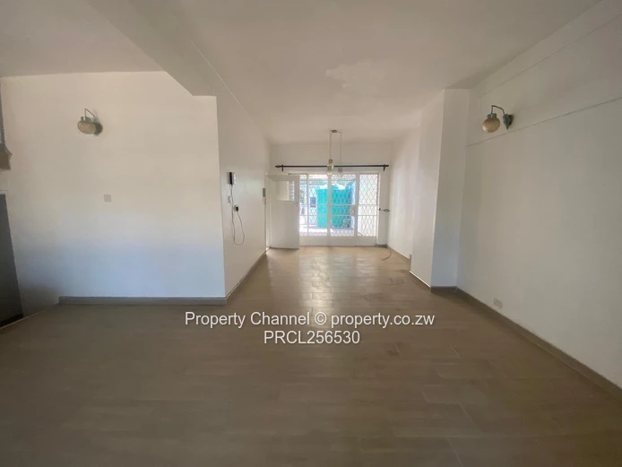Avondale - Spacious 3-Beds Duplex Garden Flat In a Well Secured Block