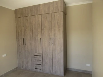 3 Bedroom Flat & Apartment