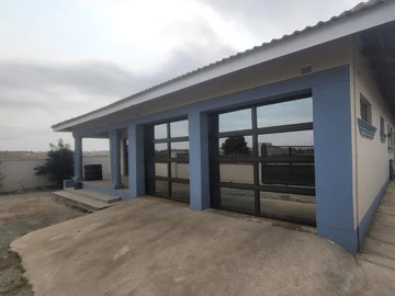 6 Bedroom House