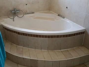 3 Bedroom Flat & Apartment