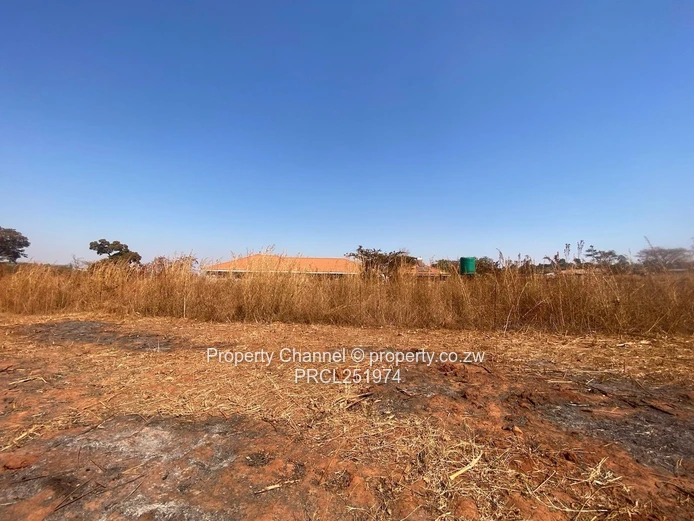 Vacant 1300m² Fenced Stand on Main Road – Crowhill Views