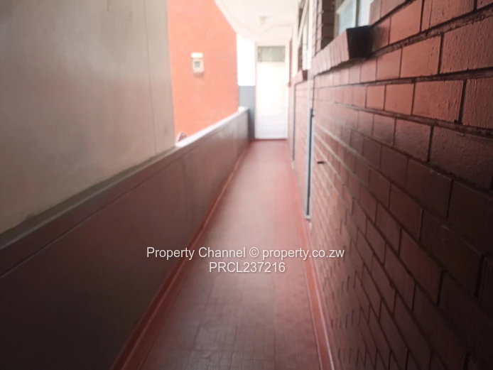 Spacious 1-Bed Apartment with City Views - Avenues