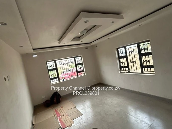 4-Bed Tiled Home with En-suite & Water Tank — Chitungwiza Nyatsime