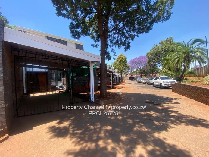 Spacious Two Bed Duplex Garden Flat in Avondale — Borehole & Jacaranda Views
