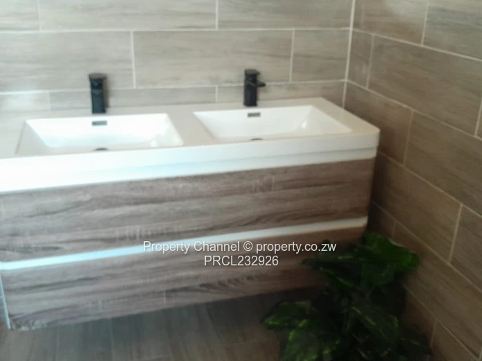 3 bed All En Suite Ultra Modern 