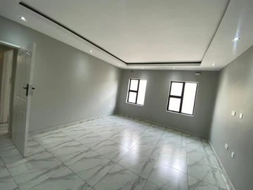 3 Bedroom Flat & Apartment