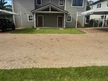 3 Bedroom Flat & Apartment