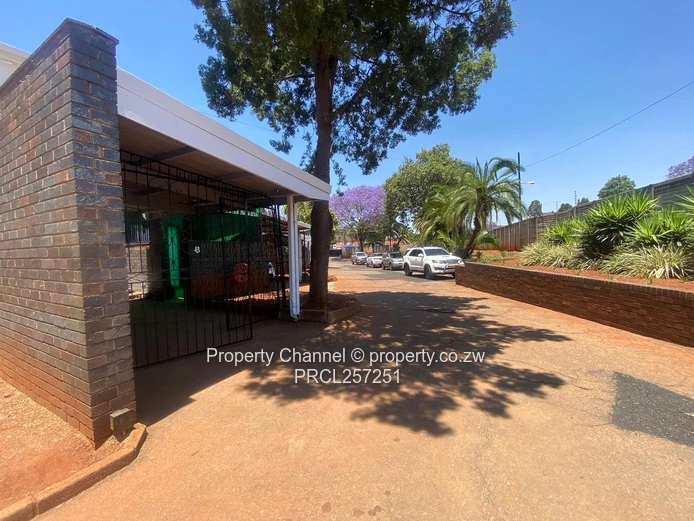 Spacious Two Bed Duplex Garden Flat in Avondale — Borehole & Jacaranda Views