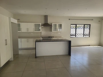 3 Bedroom Flat & Apartment