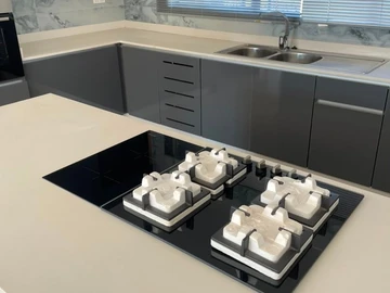 4 Bedroom Flat & Apartment