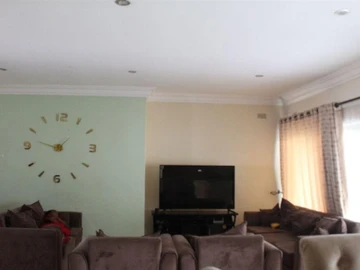 3 Bedroom Garden Flat