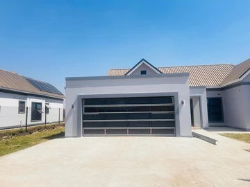 3 Bedroom Flat & Apartment