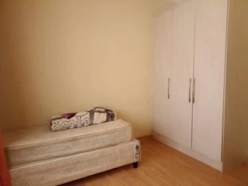 3 Bedroom Flat & Apartment