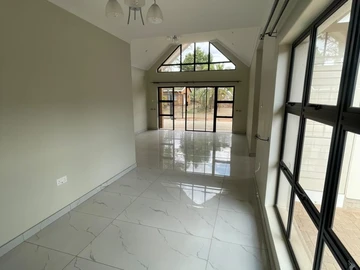 3 Bedroom Flat & Apartment