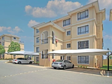 2 Bedroom Flat & Apartment