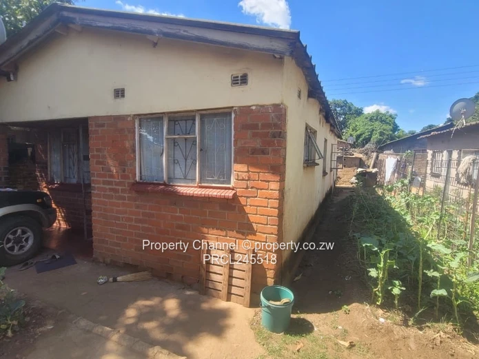 Available is a House for Sale in Glenview 3