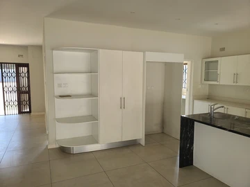 3 Bedroom Flat & Apartment