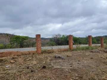 Commercial & Industrial Land