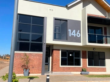 4 Bedroom Flat & Apartment