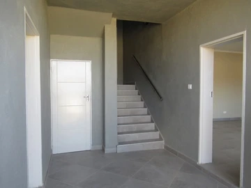 3 Bedroom Flat & Apartment