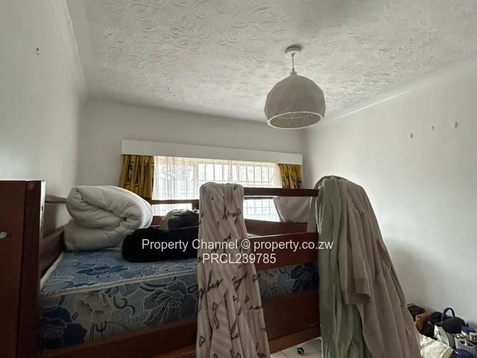 Avondale 2-Bed Garden Flat — Modern Fitted Kitchen & Garden