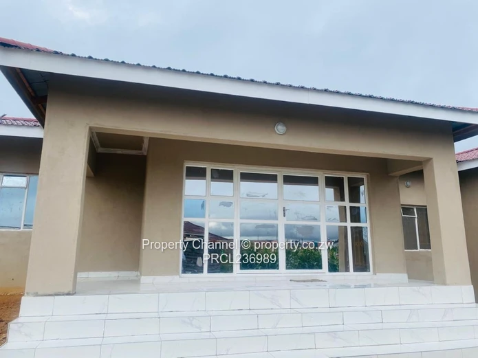 PROPERTY FOR SALE – ONGOING STUDENT ACCOMMODATION BUSINESS Location: Adelaide Park, Gweru