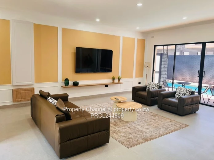 Modern 2-Bed Strathaven Apartment with Pool & Borehole