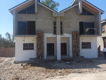3 Bedroom Flat & Apartment