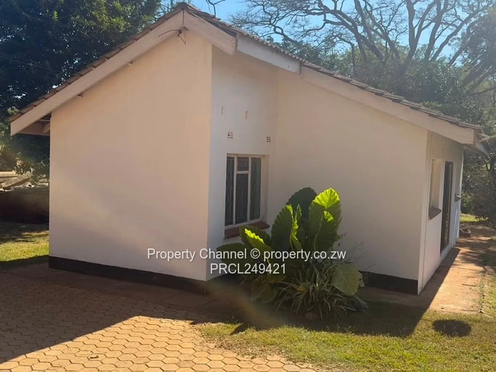  3-Bed Cottage with Solar & Borehole — Helensvale