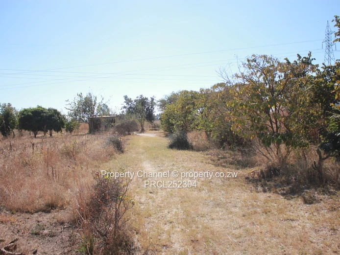  1500m² Stand in Norton Trafalga — Gravel Road Access