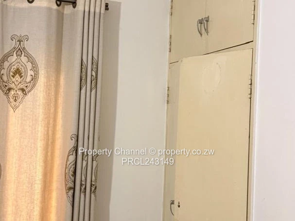 Mabelreign 3-Bed: Walled Yard, Water Tank, Fitted Kitchen