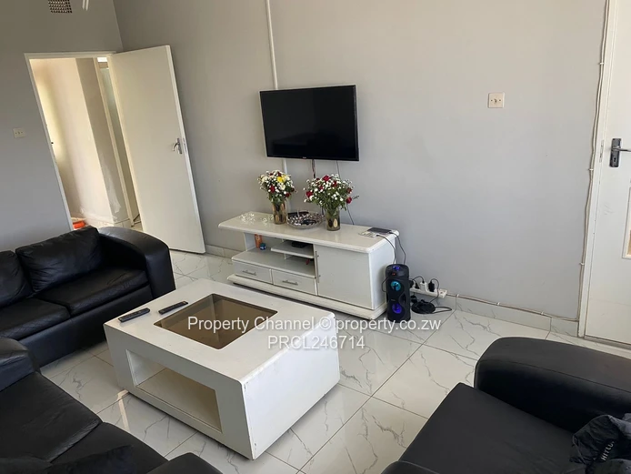 Modern 1-Bedroom Apartment To Let – Avenues