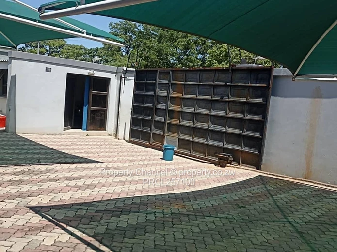 3 Bed standalone cluster in Glen Lorne - Title Deeds  