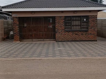 4-Bed, 2-Bath House In Aspindale Park, Harare West with Title Deeds