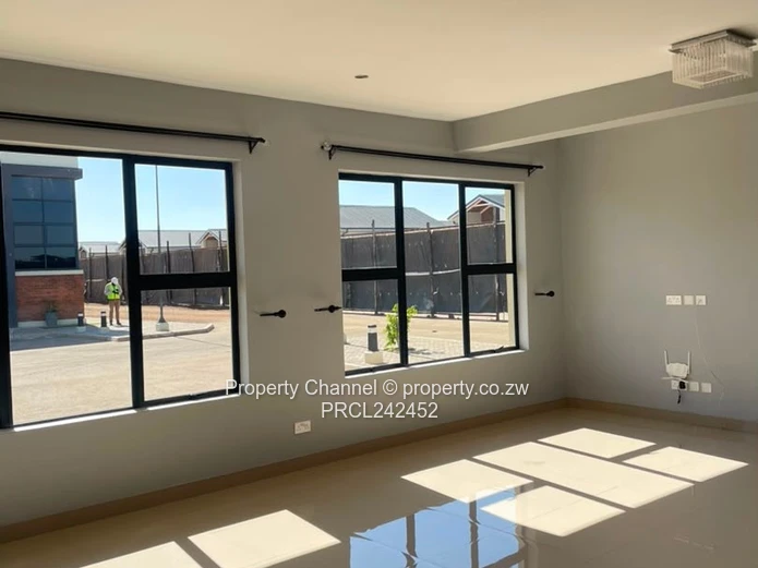 Modern 4-Bed Apartment in Madokero | Pool & Borehole