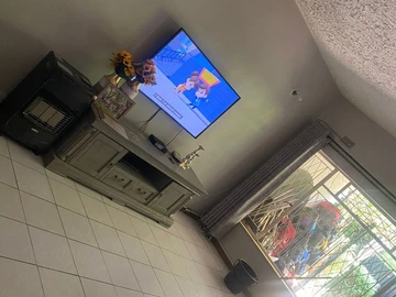 2 Bedroom Flat & Apartment