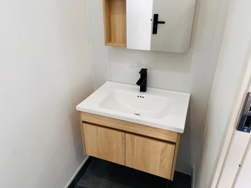 2 Bedroom Flat & Apartment