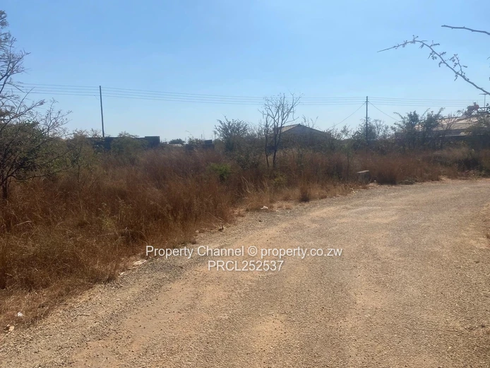 Prime 300m² Stand on Tarred Main Road, Mbizo