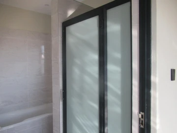 3 Bedroom Flat & Apartment