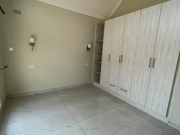 3 Bedroom Flat & Apartment