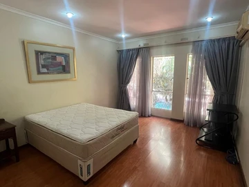 3 Bedroom Flat & Apartment