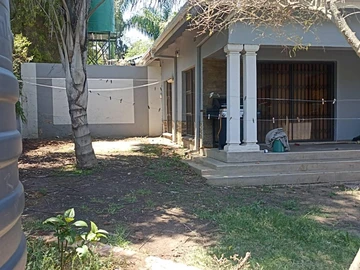3 Bedroom Flat & Apartment
