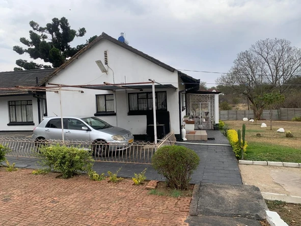 4-Bedroom House in Fourwings, Bulawayo East on 1800m² Land